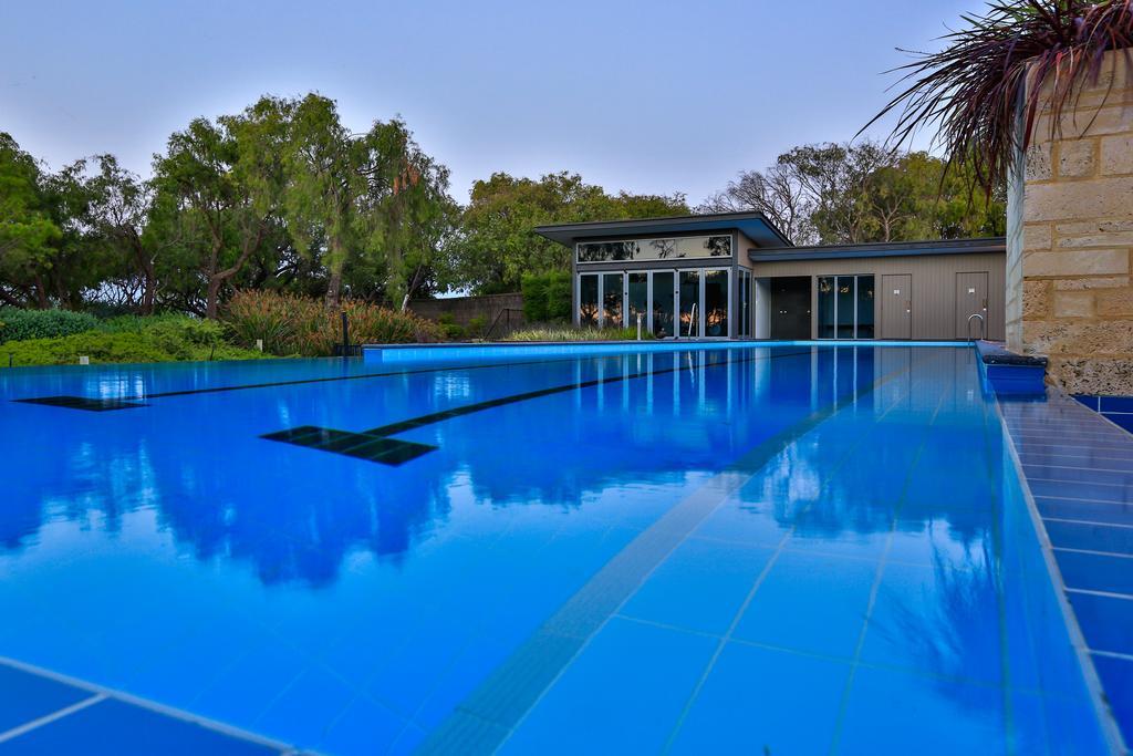 Aqua Resort Басселтон Экстерьер фото